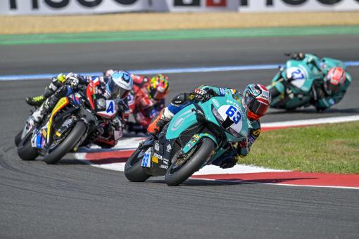 R09_MagnyCours_AZMAN_004
