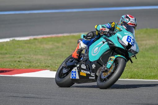 R09_MagnyCours_AZMAN_005